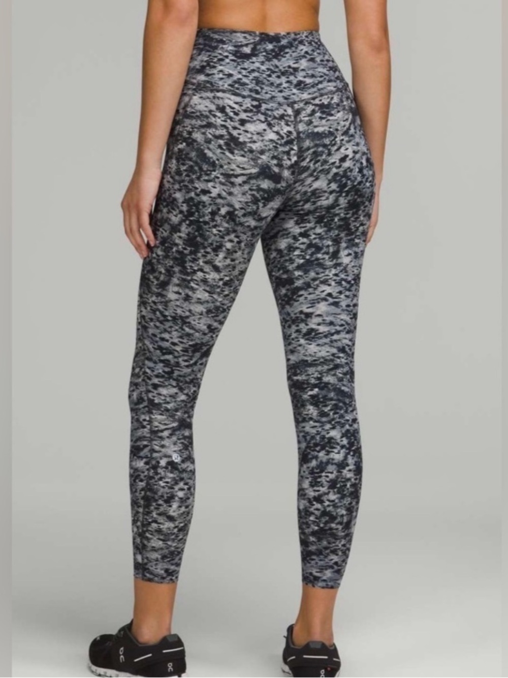 Lululemon Base Pace High-Rise Tight 25" Grey Multi print size 8